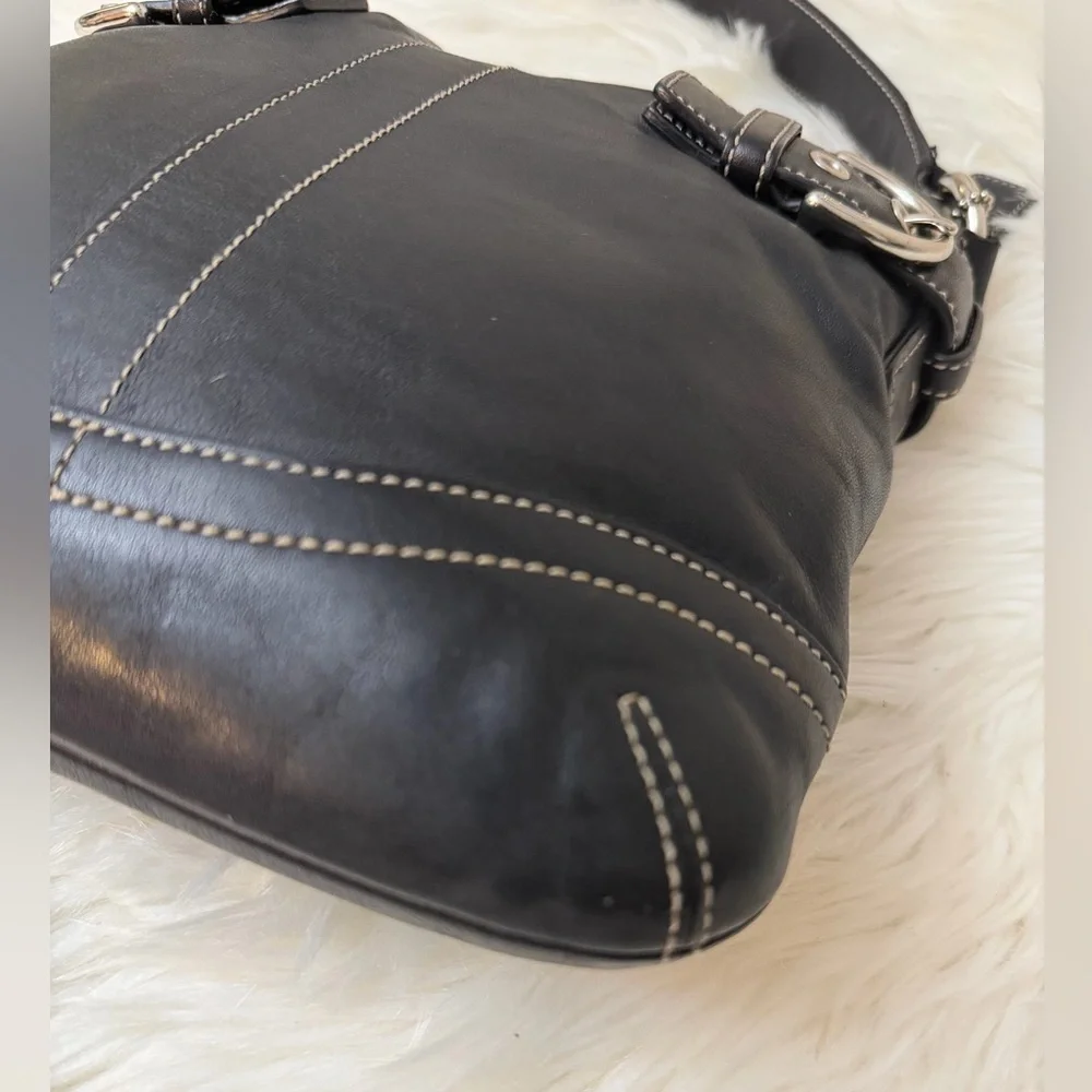 Vintage Coach#1453 Black Leather Shoulder Bag with Buckle Details